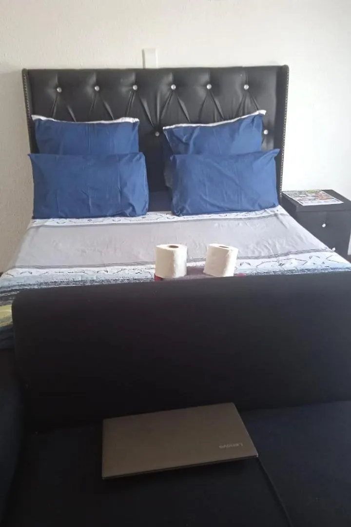 Fajomi Guest House Cape Town